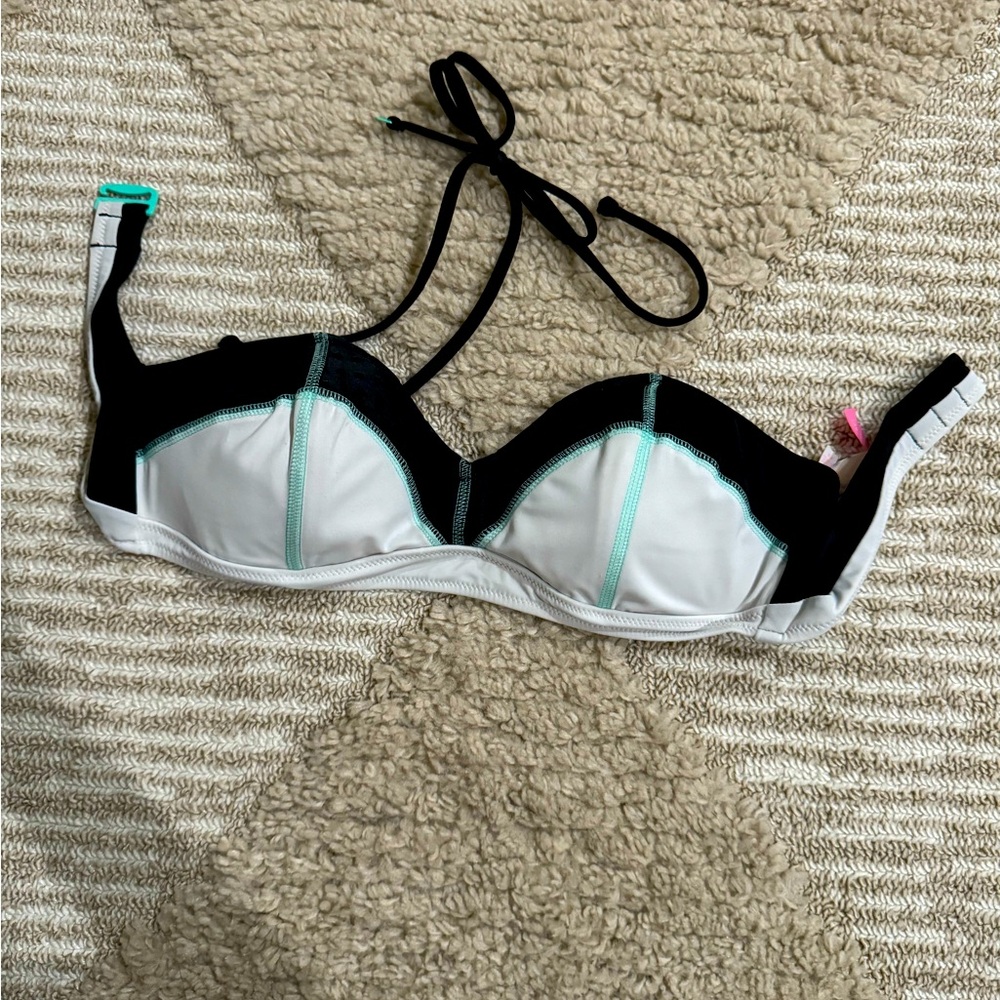 Victoria’s Secret Swim Top Bikini Medium Removable Strap